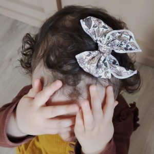 La barrette noeud à fleurs