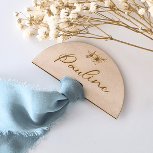 Marque-place en bois – Demi-cercle