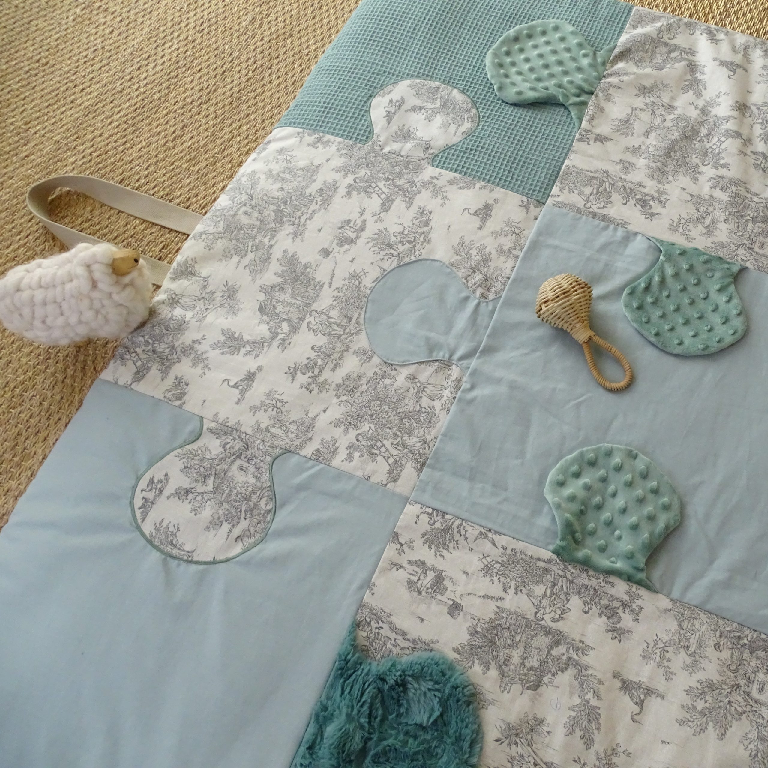 Le tapis d’éveil pliable bleu – Avec empiècements amovibles – Image 2